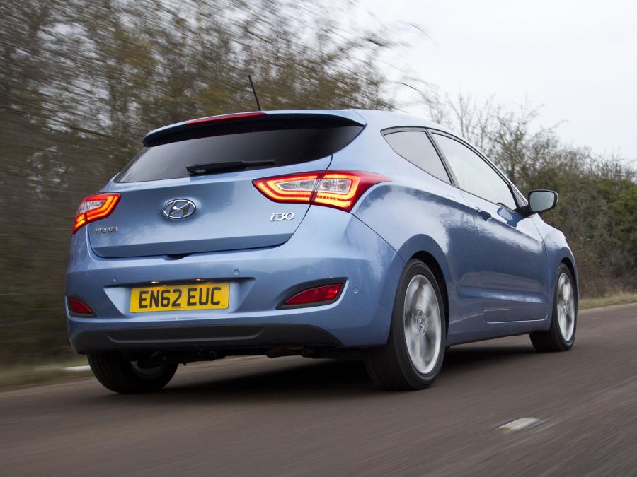  Hyundai i30 3-Door 2013 года  (UK) (фото 5 из 16)
